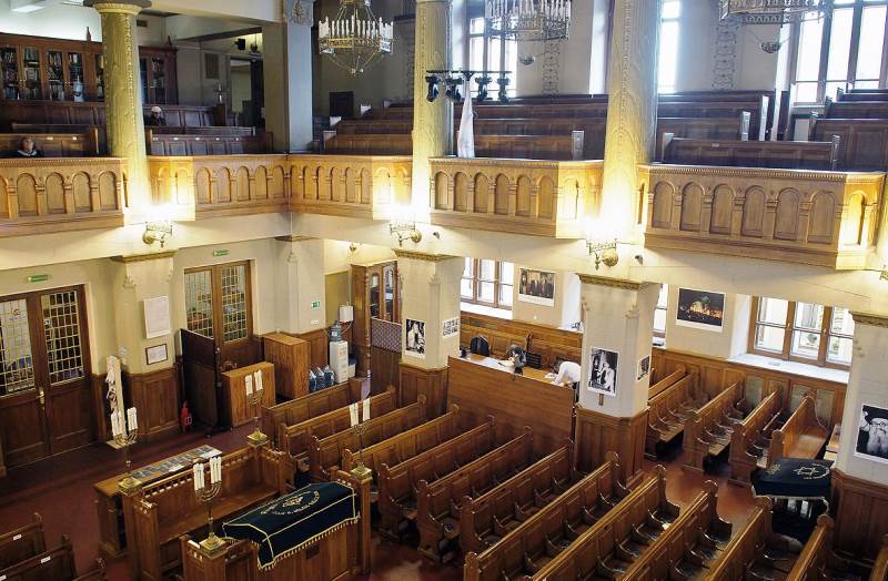внутреннее устройство синагоги